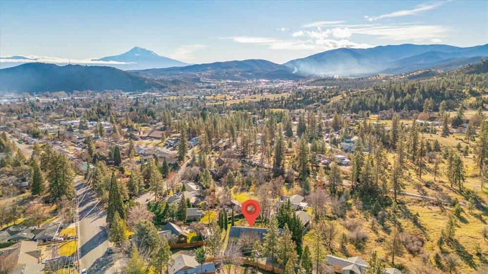 1105 North St., Yreka