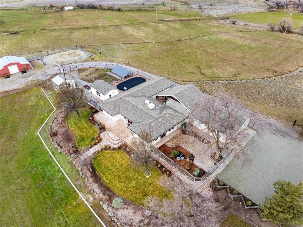 1201 Ball Mountain Little Shasta Rd, Montague