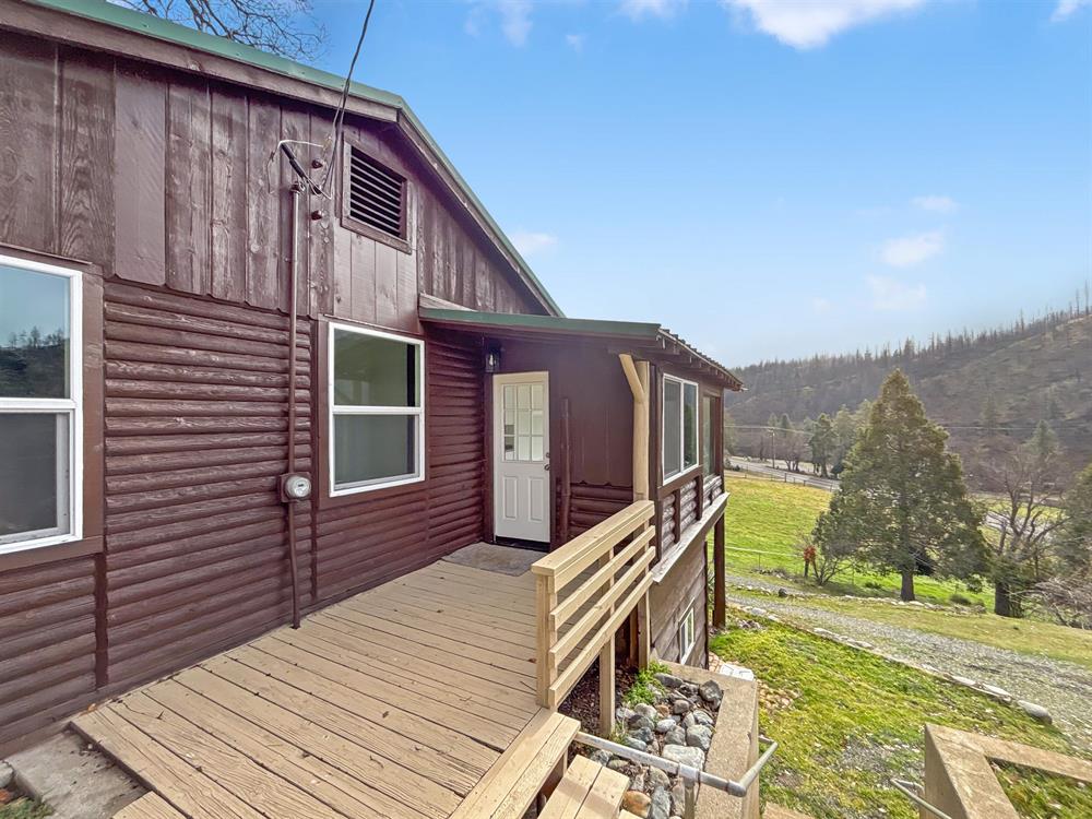 16813 Highway 96, Klamath River