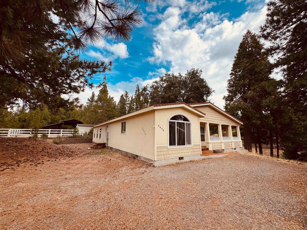 2430 Pine Grove Dr, Mt Shasta