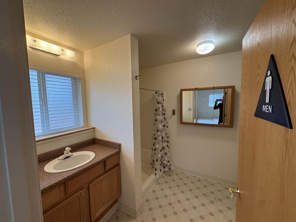 2430 Pine Grove Dr, Mt Shasta
