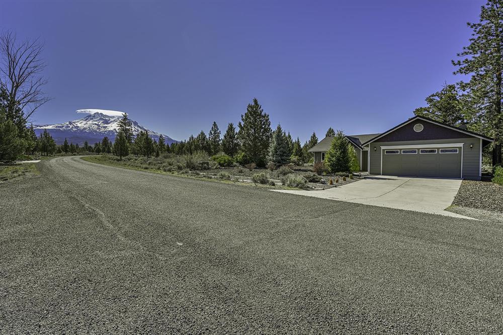 15535 Sherwood Rd, Weed