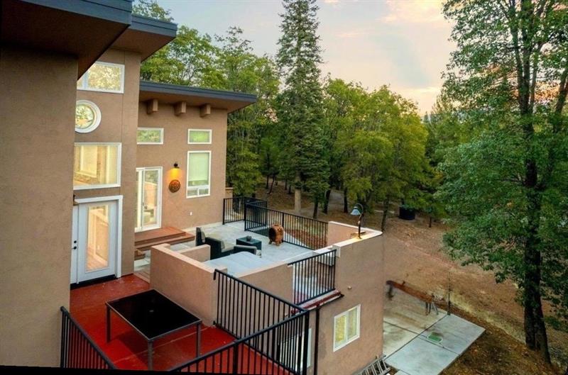 9268 Blue Jay Ln, Weed