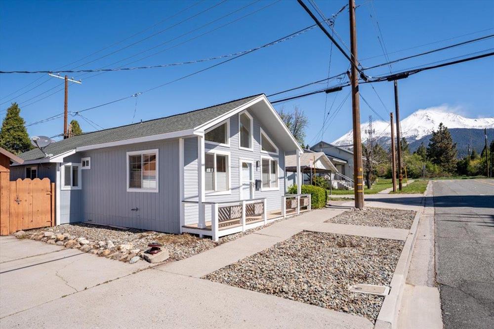 310 W Jessie St, Mt Shasta