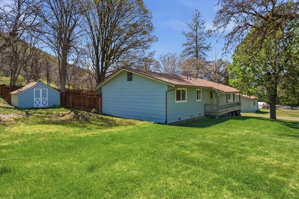 540 Rolling Hills Dr, Yreka