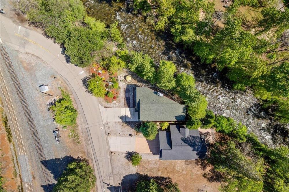 6200 Scherrer Ave, Dunsmuir