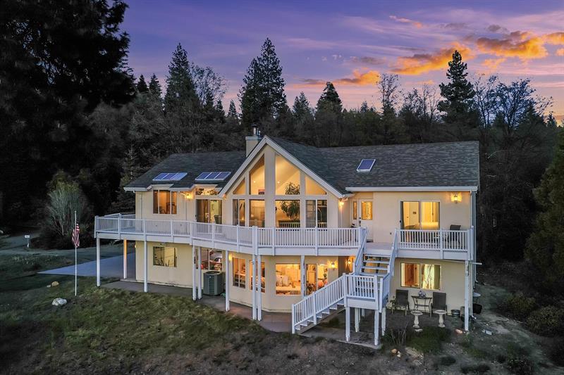 1812 Shasta Acres, Mt Shasta
