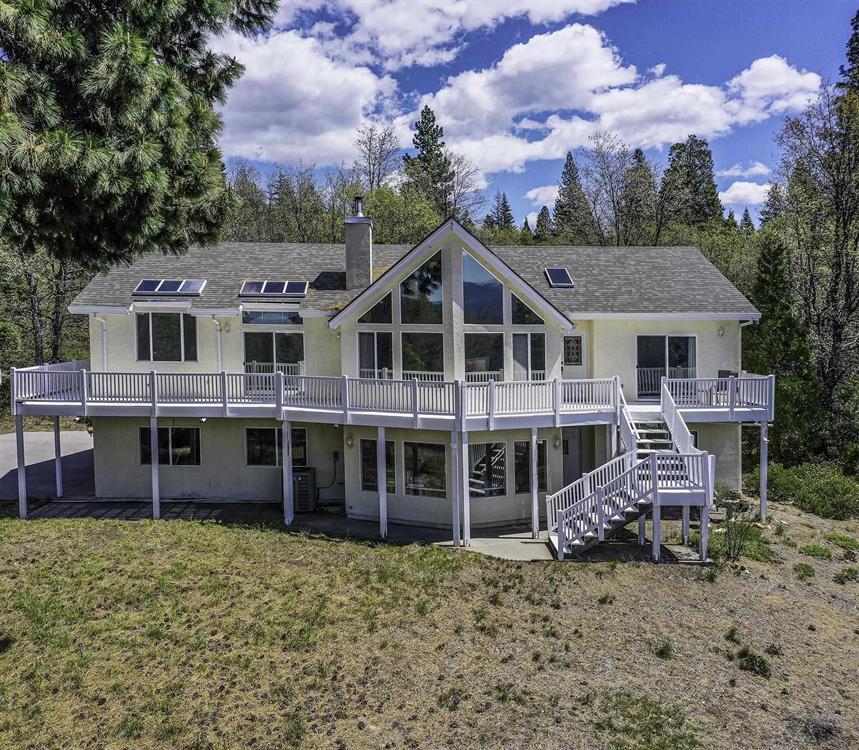 1812 Shasta Acres, Mt Shasta