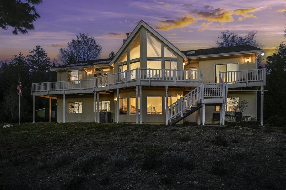 1812 Shasta Acres, Mt Shasta