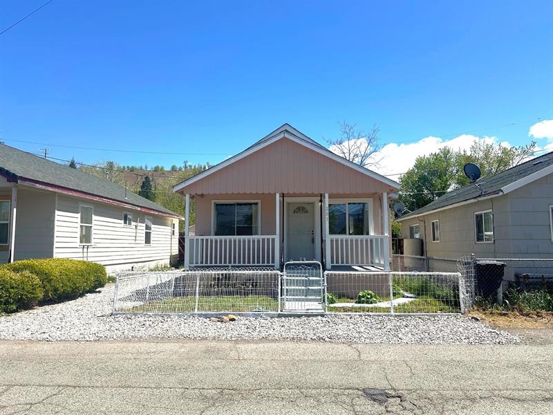 281 Clay Street, Weed