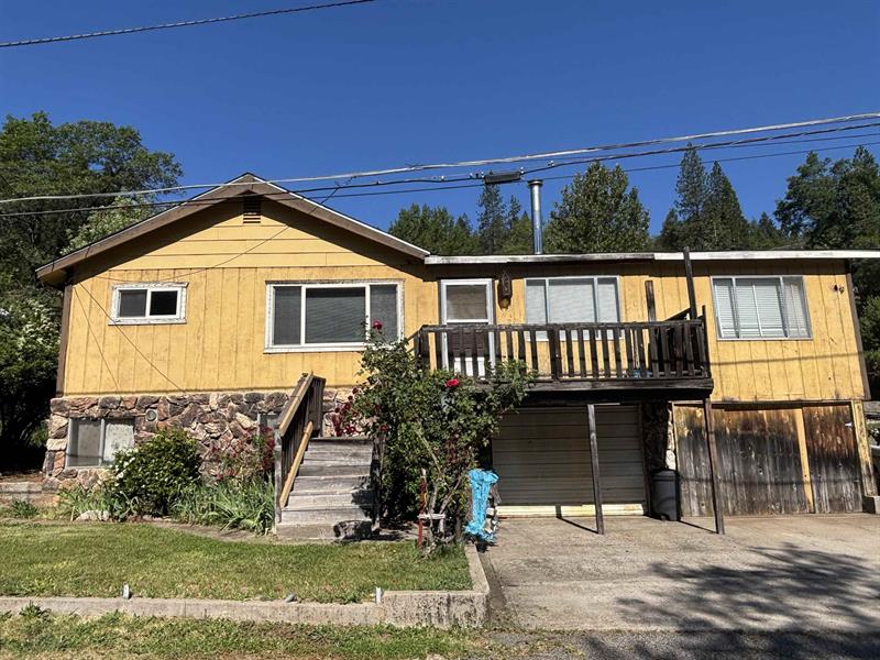6435 S Francis St, Dunsmuir