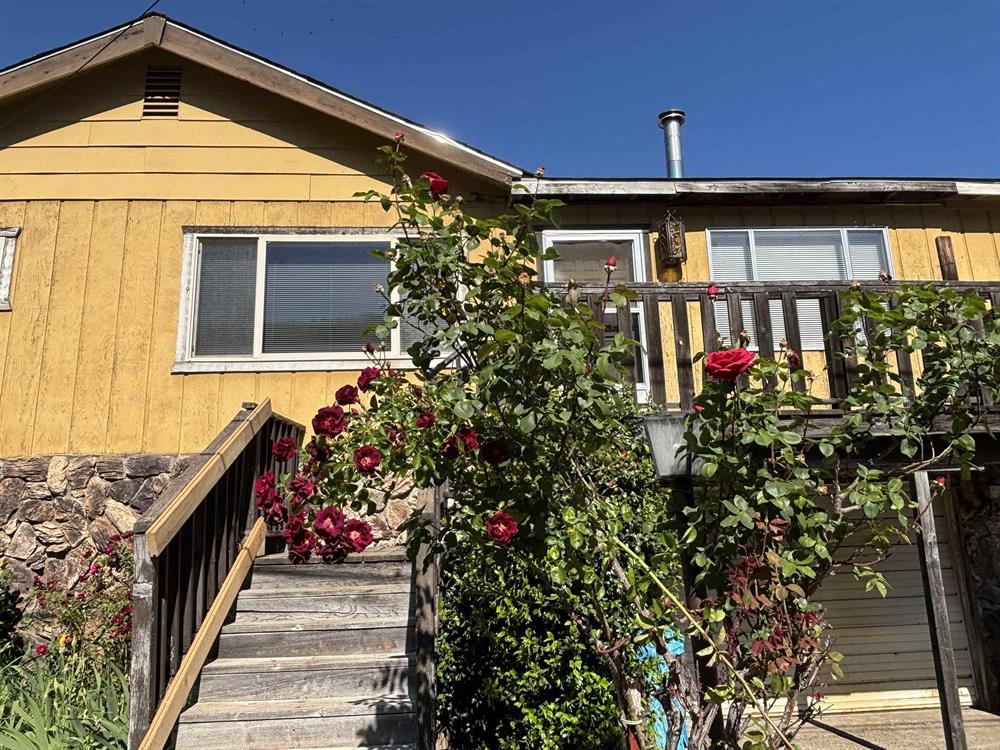 6435 S Francis St, Dunsmuir