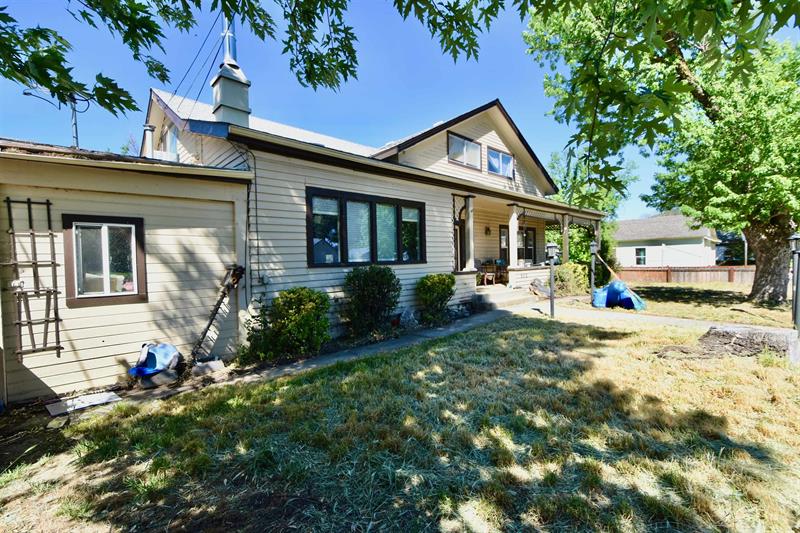 602 Lane St, Yreka