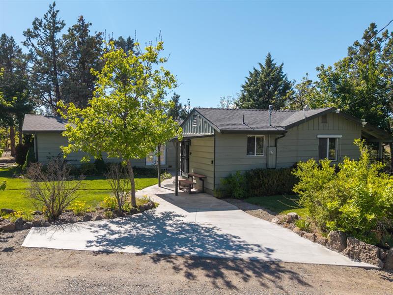 11136 Hwy A-12, Montague