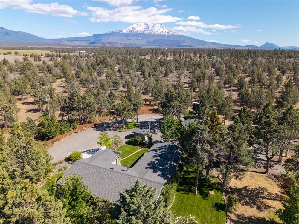 11136 Hwy A-12, Montague