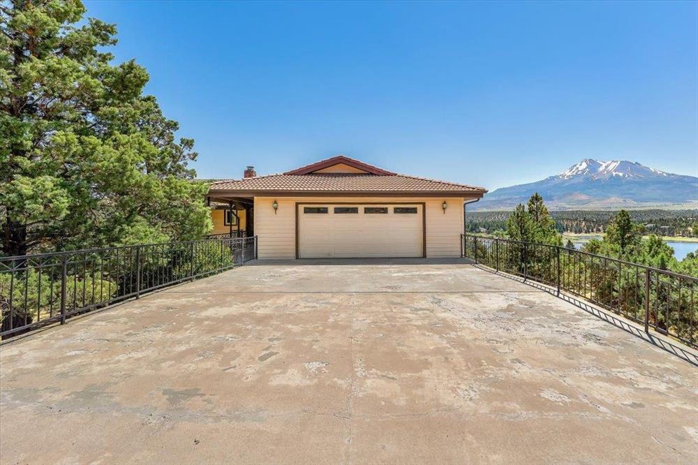 14916 Mountain Wood Dr, Weed