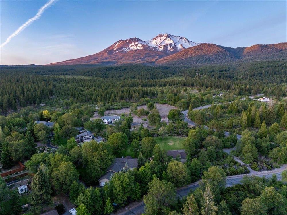 1395 Northridge Dr, Mt Shasta