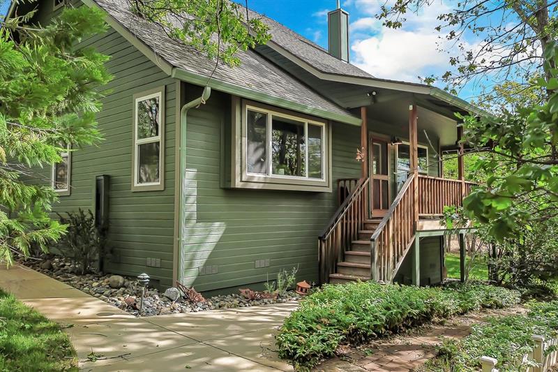 9115 Guys Gulch Road, Yreka