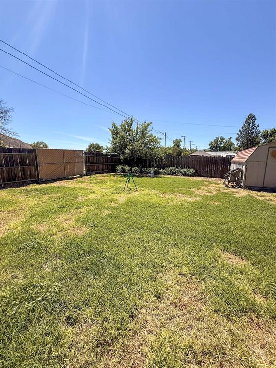 161 S 13th, Montague