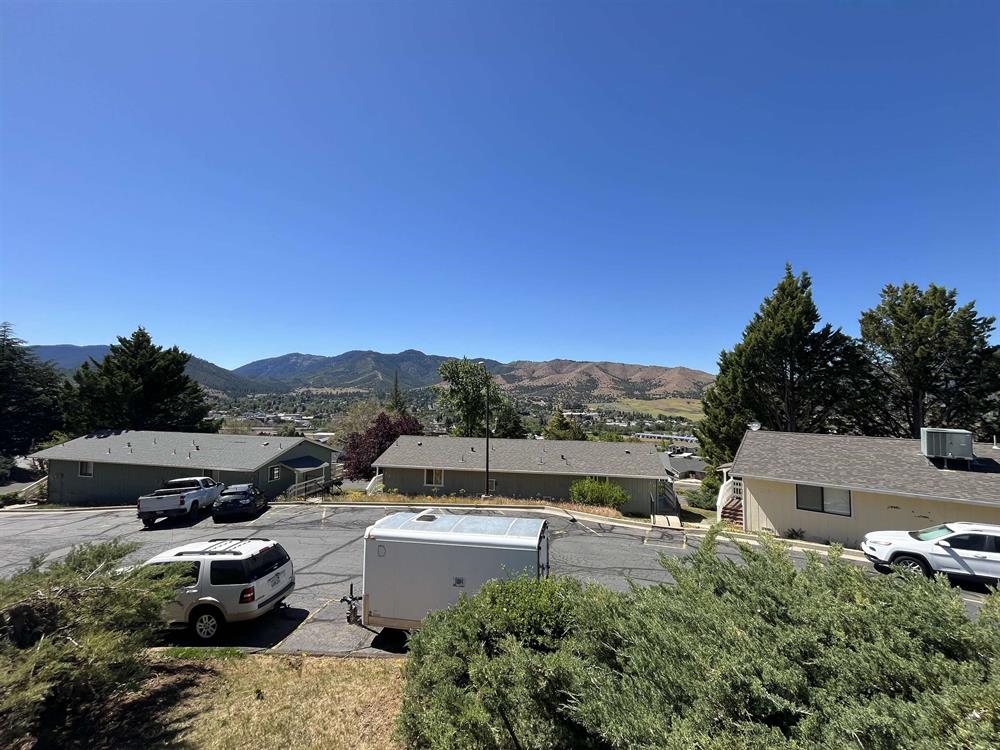 801 Sierra Vista Way #24, Yreka