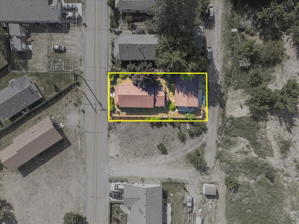581 Shasta Ave, Weed