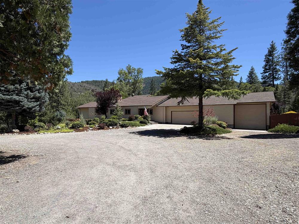5920 Schulmeyer Road, Yreka