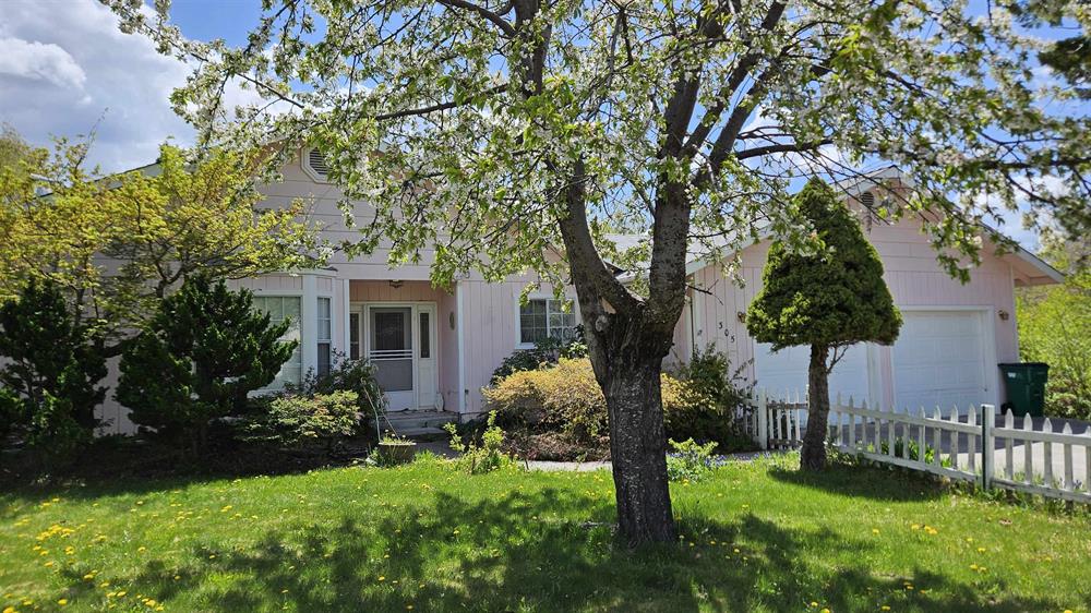 305 E Jessie Street, Mt Shasta