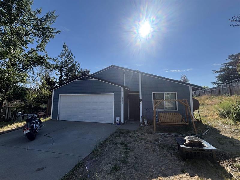 1336 Comstock, Yreka