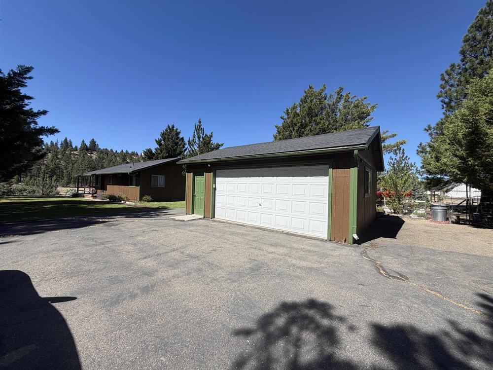 5101 Indian Island Drive, Weed