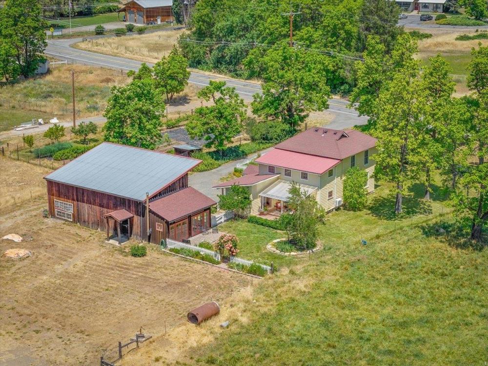 44510 State Hwy 96, Seiad Valley