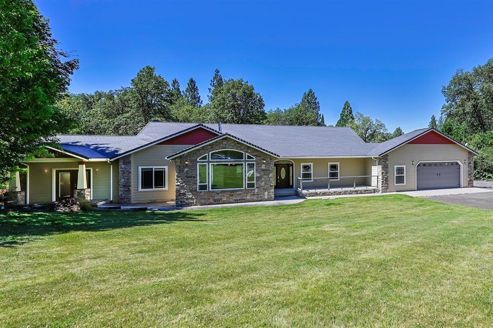 537 N Adams Dr, Mt Shasta