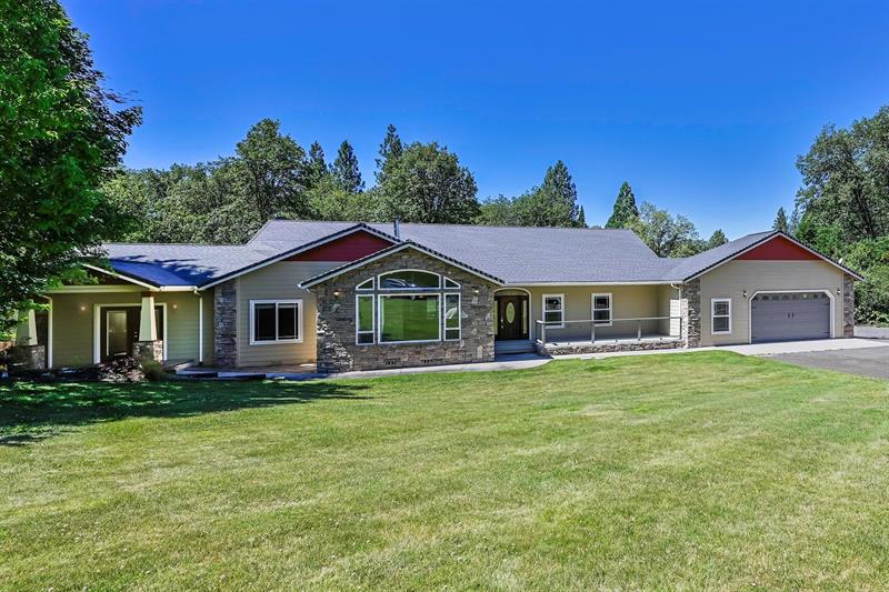 537 N Adams Dr, Mt Shasta