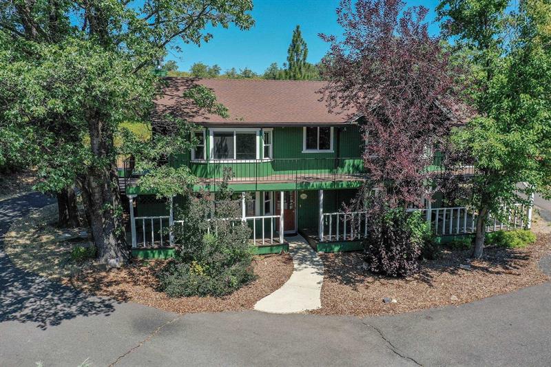 2435 College Ave, Weed
