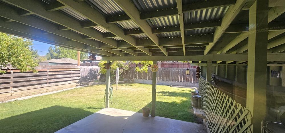 761 Pioneer St, Yreka