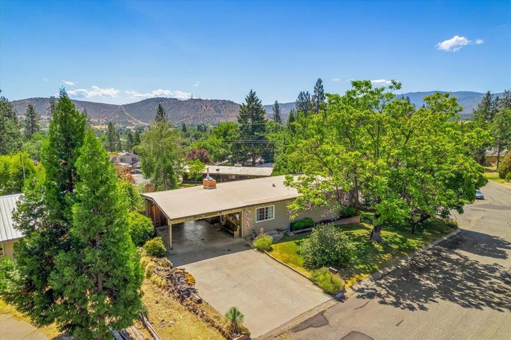 1004 Park Place, Yreka