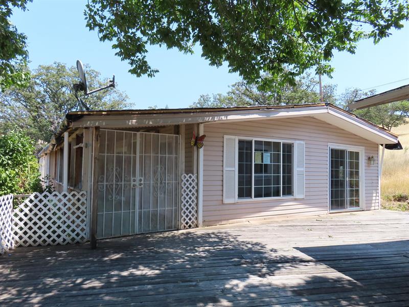 1120 Rolling Hills Dr, Yreka