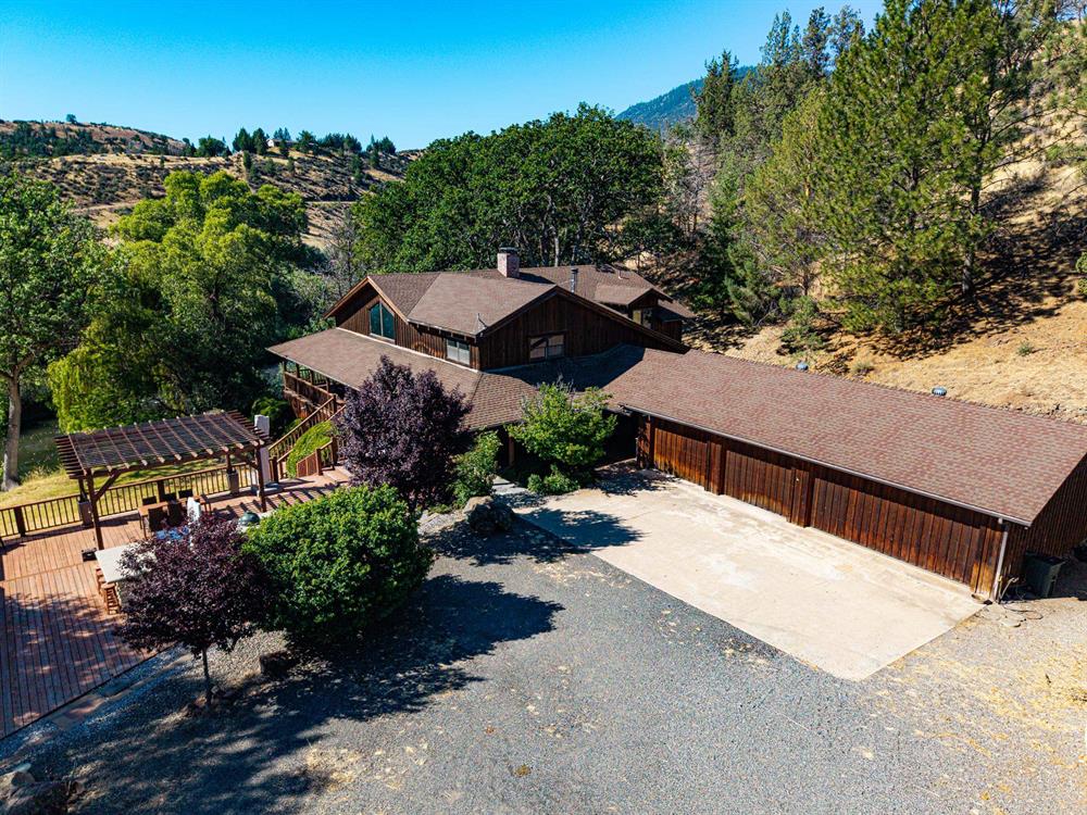 4824 Copco Road, Hornbrook