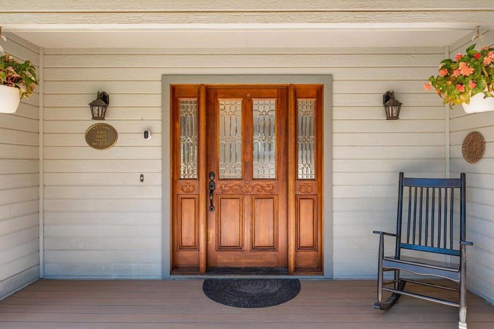 1049 French St, Yreka