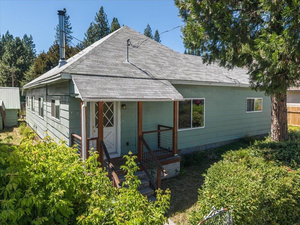 209 California Ave, McCloud