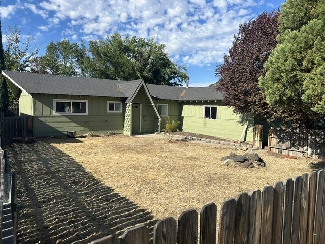 306 Bruce Street, Yreka
