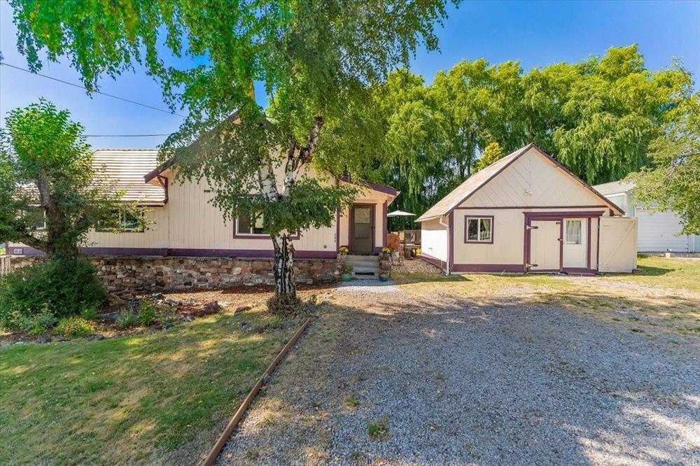 300 E Jessie Street, Mt Shasta