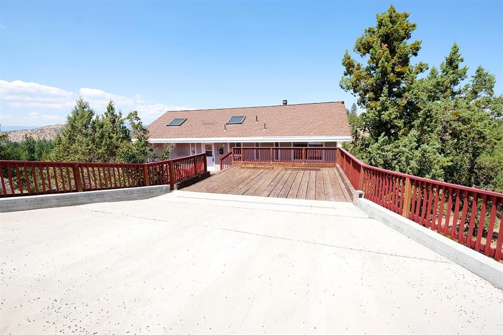 5812 Condor Rd, Weed