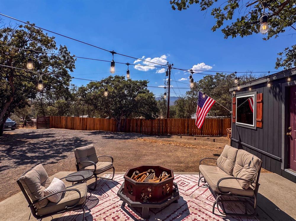 1421 Quail, Yreka