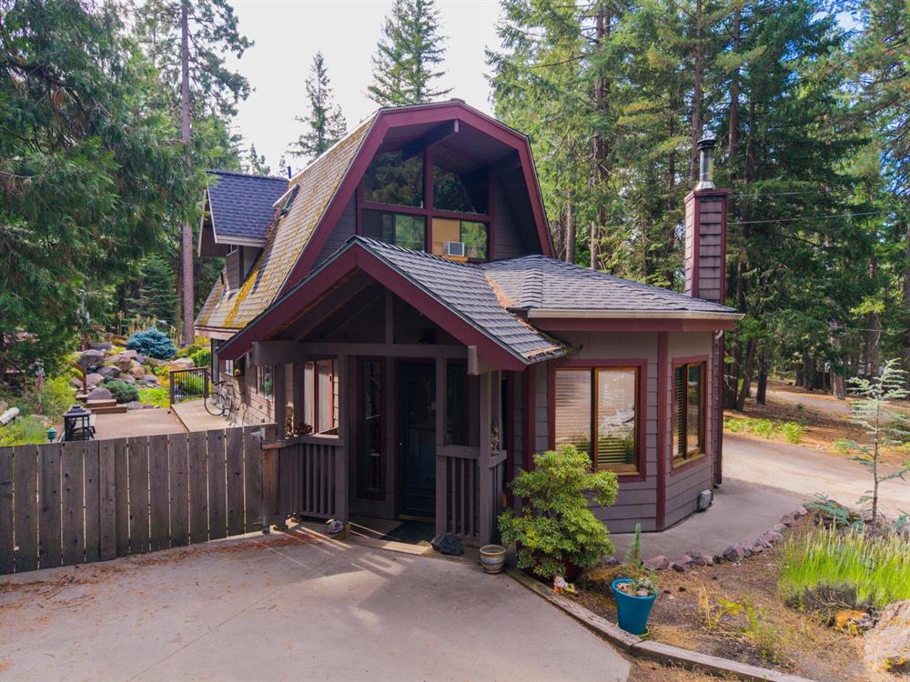 300 Pony Trail, Mt Shasta