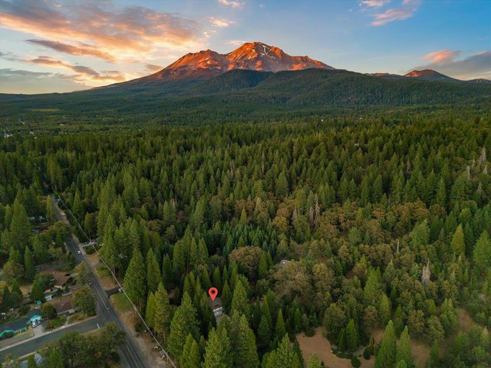 704 S Washington Dr., Mt Shasta