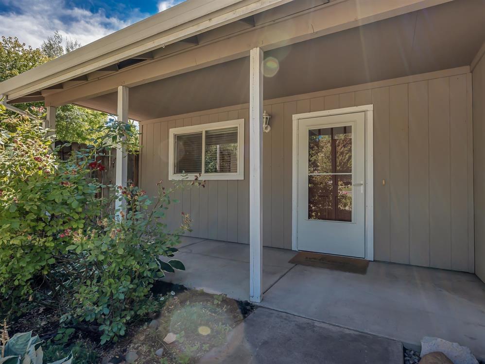 209 E Hinckley St., Mt Shasta