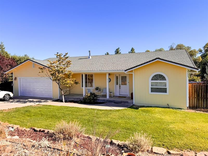 823 Lane St, Yreka