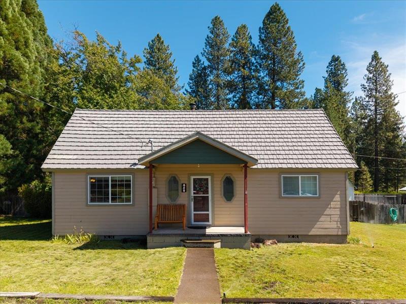 428 Broadway Ave., McCloud