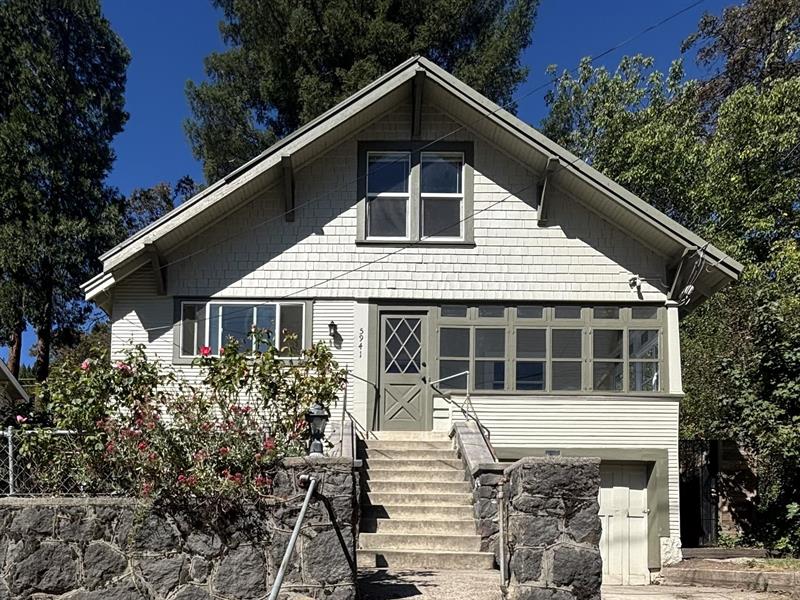 5941 Shasta Ave, Dunsmuir