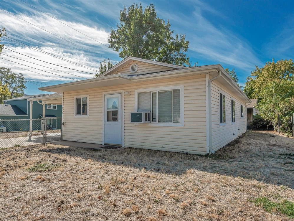205 W Howard, Yreka